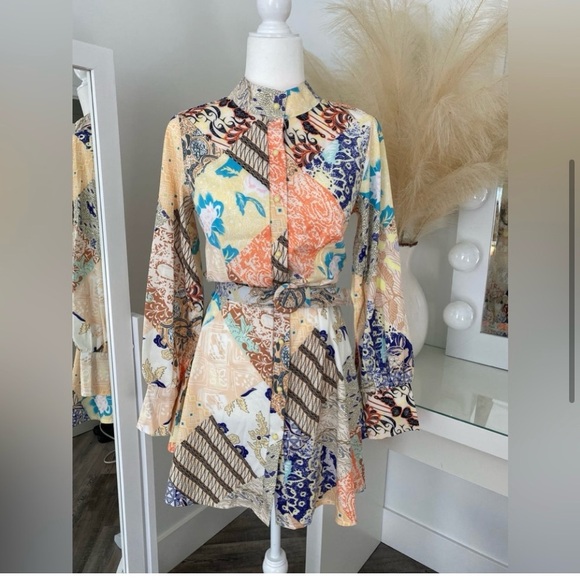 Printed Long Sleeve Baby Doll Brunch
Dress with belt size small - Picture 3 of 12